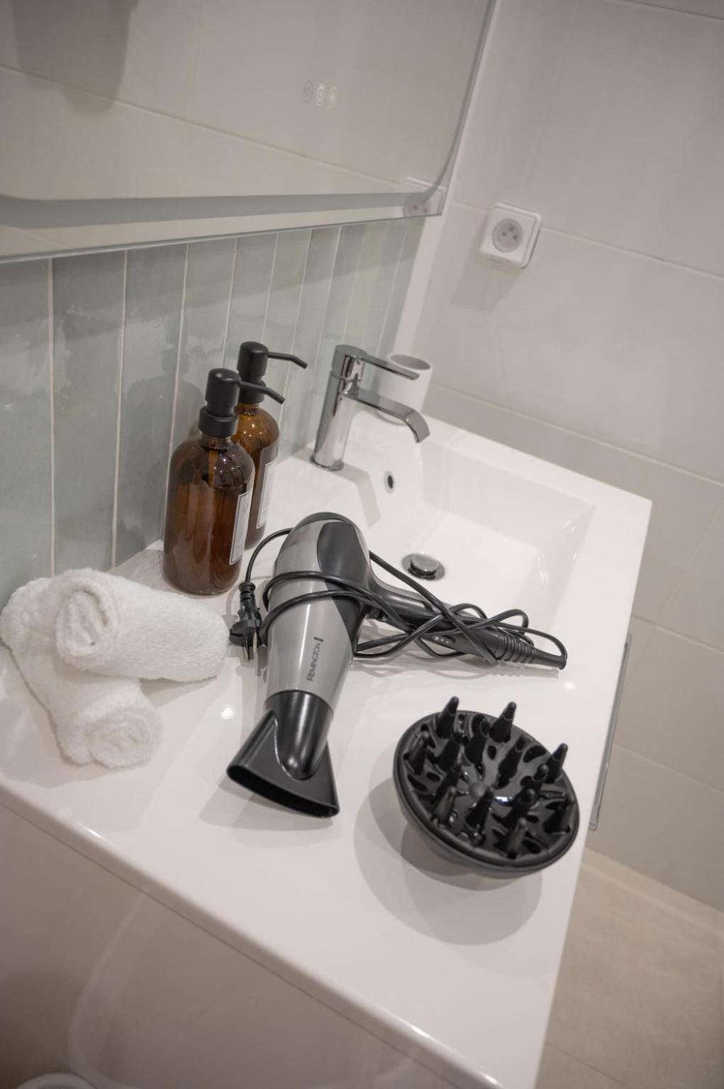 Lou Cabanot - Appartement Lumineux 3 Chambres - Parking Gratuit Béziers Zewnętrze zdjęcie